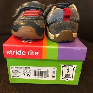 Boys Stride Rite Shoes 7W